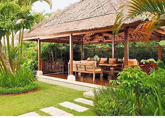 Acacia Garden View 6 Bedroom Private Pool * Kutuh