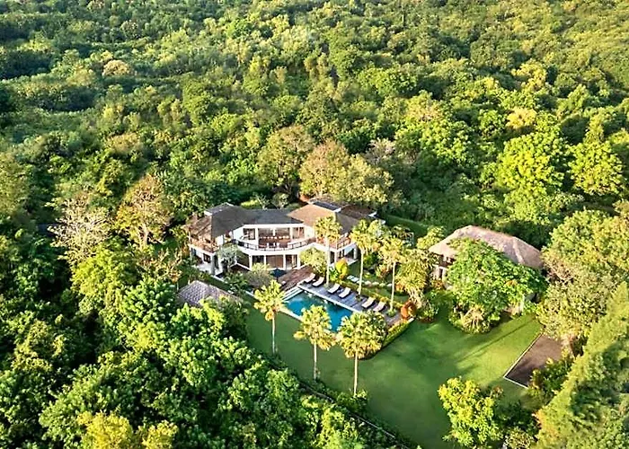 Acacia Garden View 6 Bedroom Private Pool Kutuh